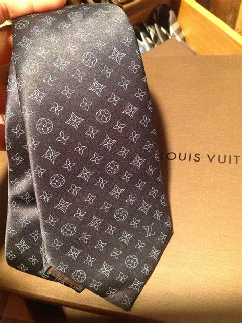 louis vuitton pocket square replica|louis vuitton men's tie.